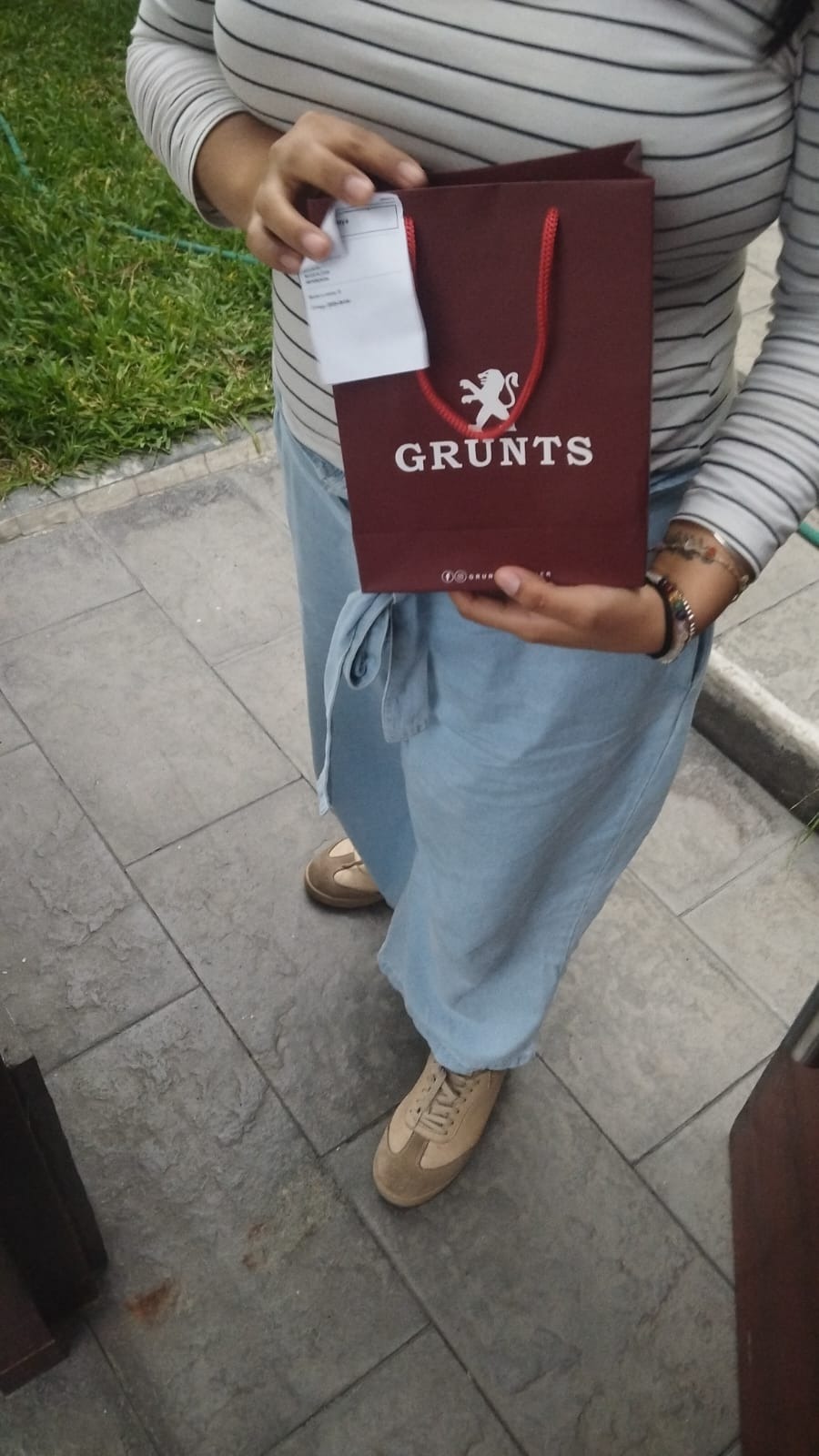 Cliente usando correa Grunts